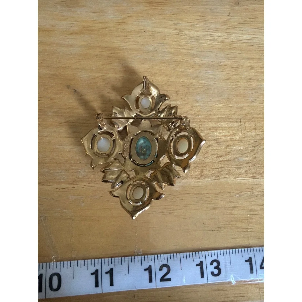 Vintage Gold Tone Faux Turquoise  Pearl Ornate Diamond‎ Shaped Statement Brooch